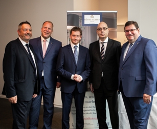 Geschäftsführer Bertram Mayer (HKA), Marc Cantauw, Ministerpräsident Michael Kretschmer, Olaf Trebing-Lecost, Geschäftsführer Magister Jörd Siegel