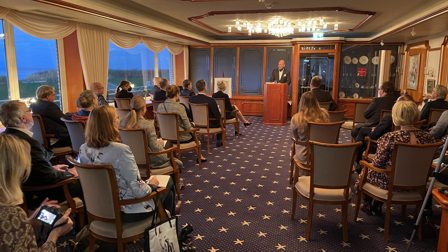 Verleihung der Auszeichnung mit Meeresblick im Badhotel Sternhagen